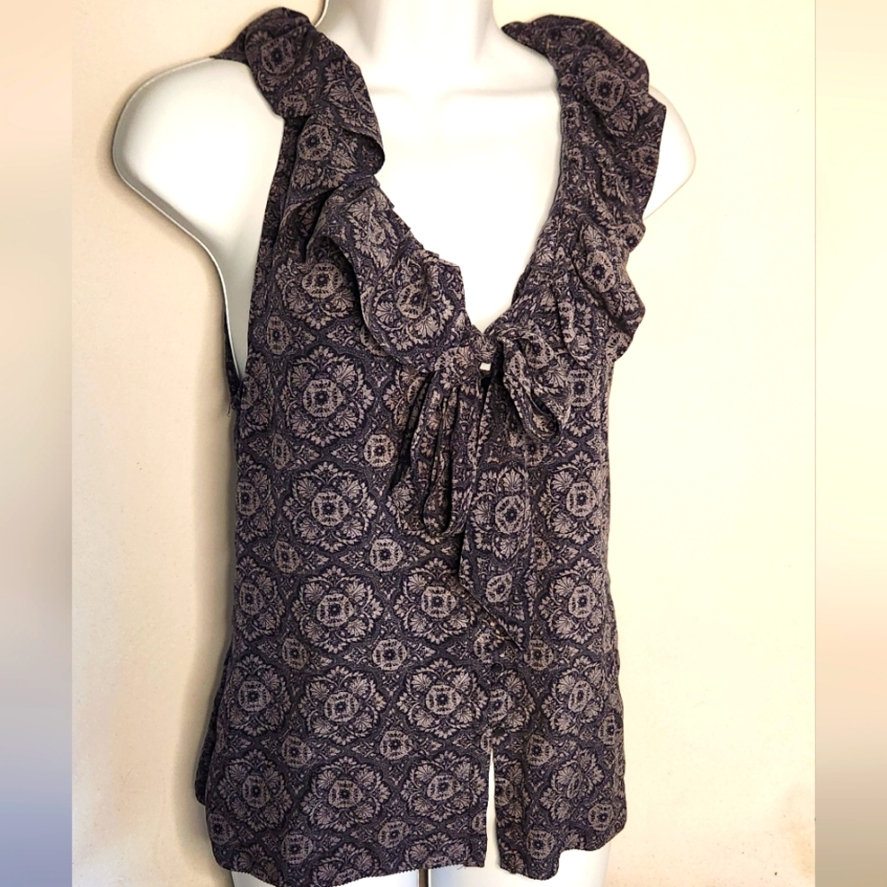Banana Republic Ruffle Neck Silk Sleeveless Blouse Size Medium